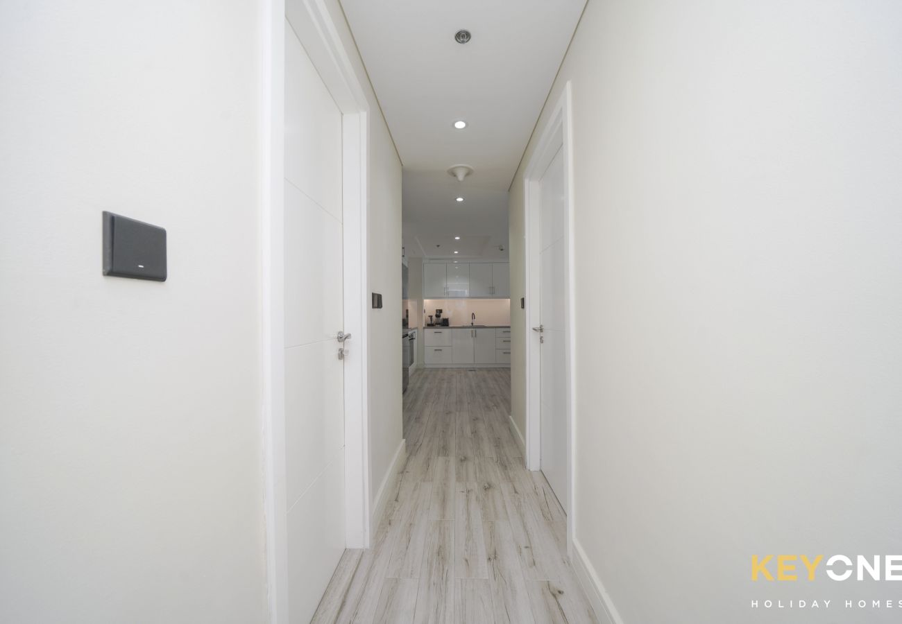 Appartamento a Dubai - Chic Marina View Living in a Two Bedroom