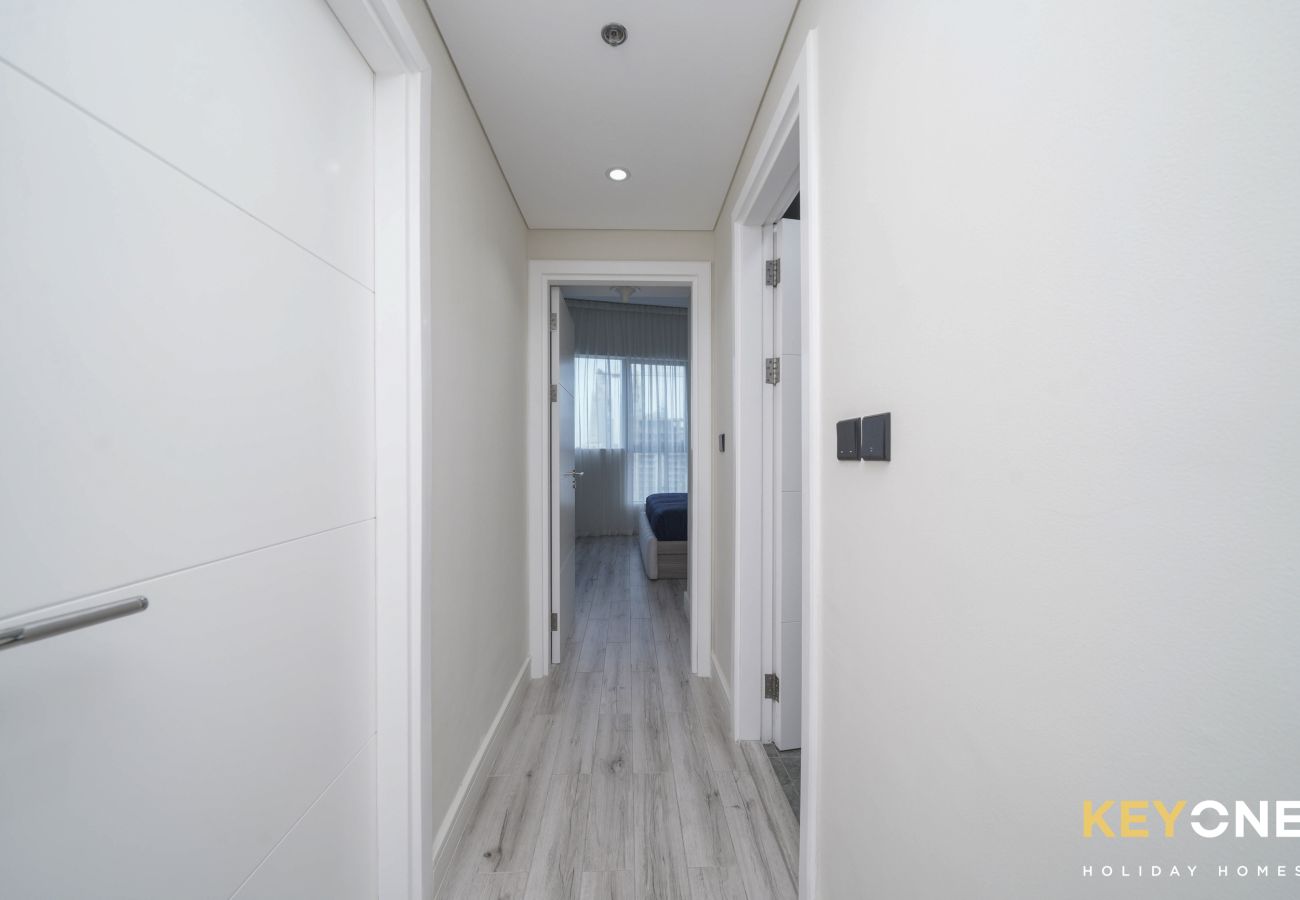 Appartamento a Dubai - Chic Marina View Living in a Two Bedroom