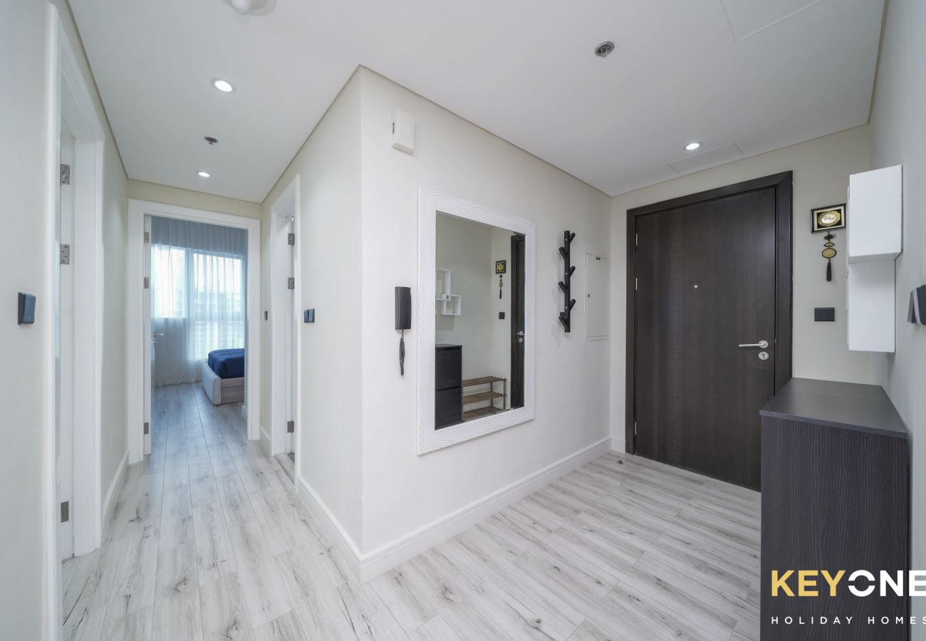 Appartamento a Dubai - Chic Marina View Living in a Two Bedroom
