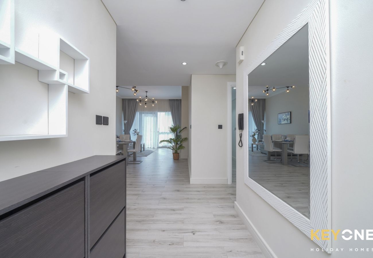 Appartamento a Dubai - Chic Marina View Living in a Two Bedroom