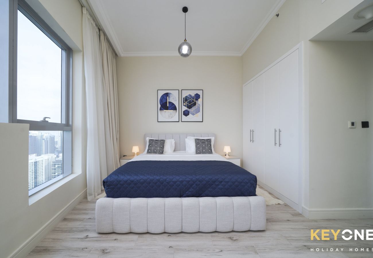 Appartamento a Dubai - Chic Marina View Living in a Two Bedroom