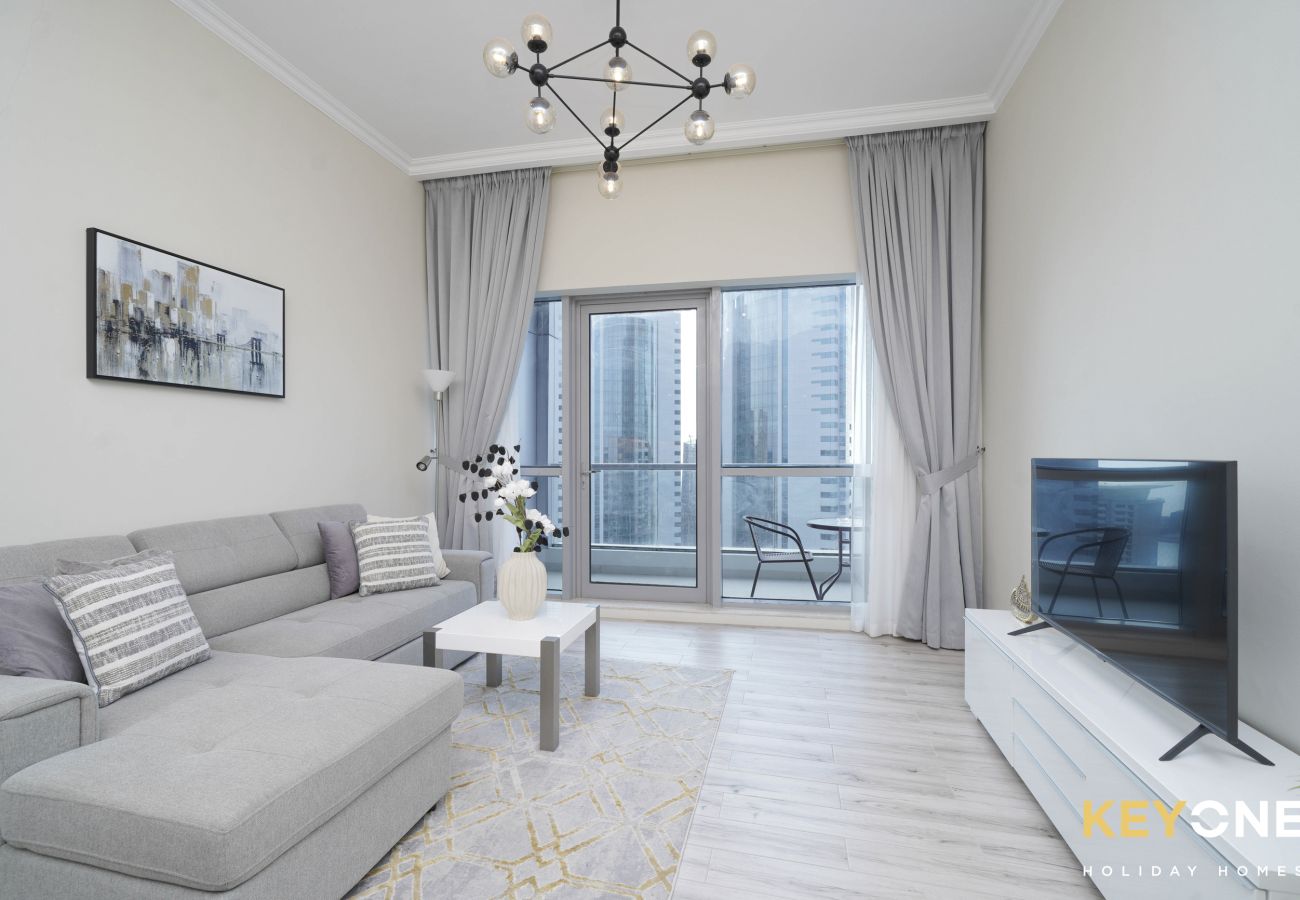 Appartamento a Dubai - Chic Marina View Living in a Two Bedroom