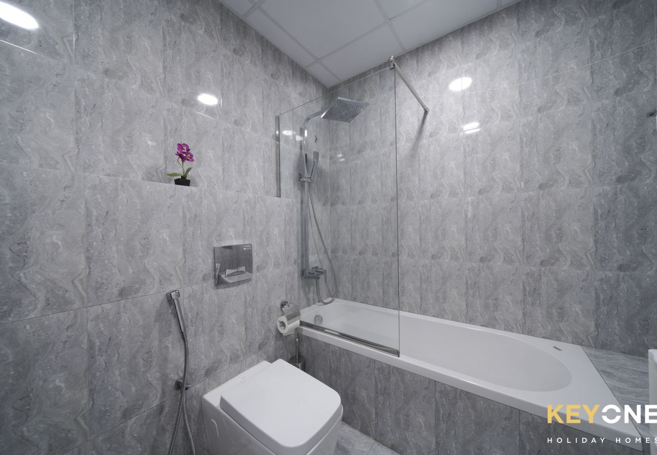 Appartamento a Dubai - Chic Marina View Living in a Two Bedroom