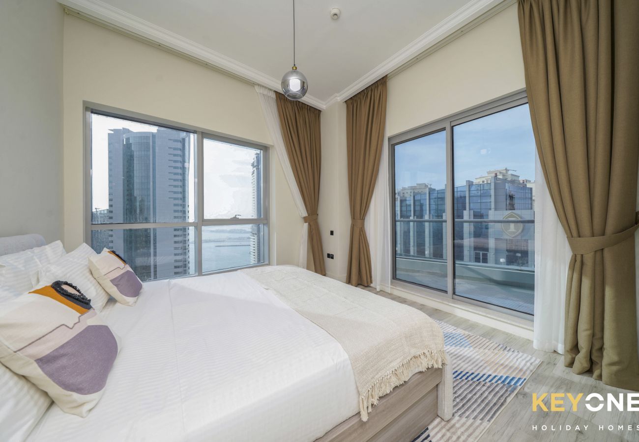 Appartamento a Dubai - Chic Marina View Living in a Two Bedroom