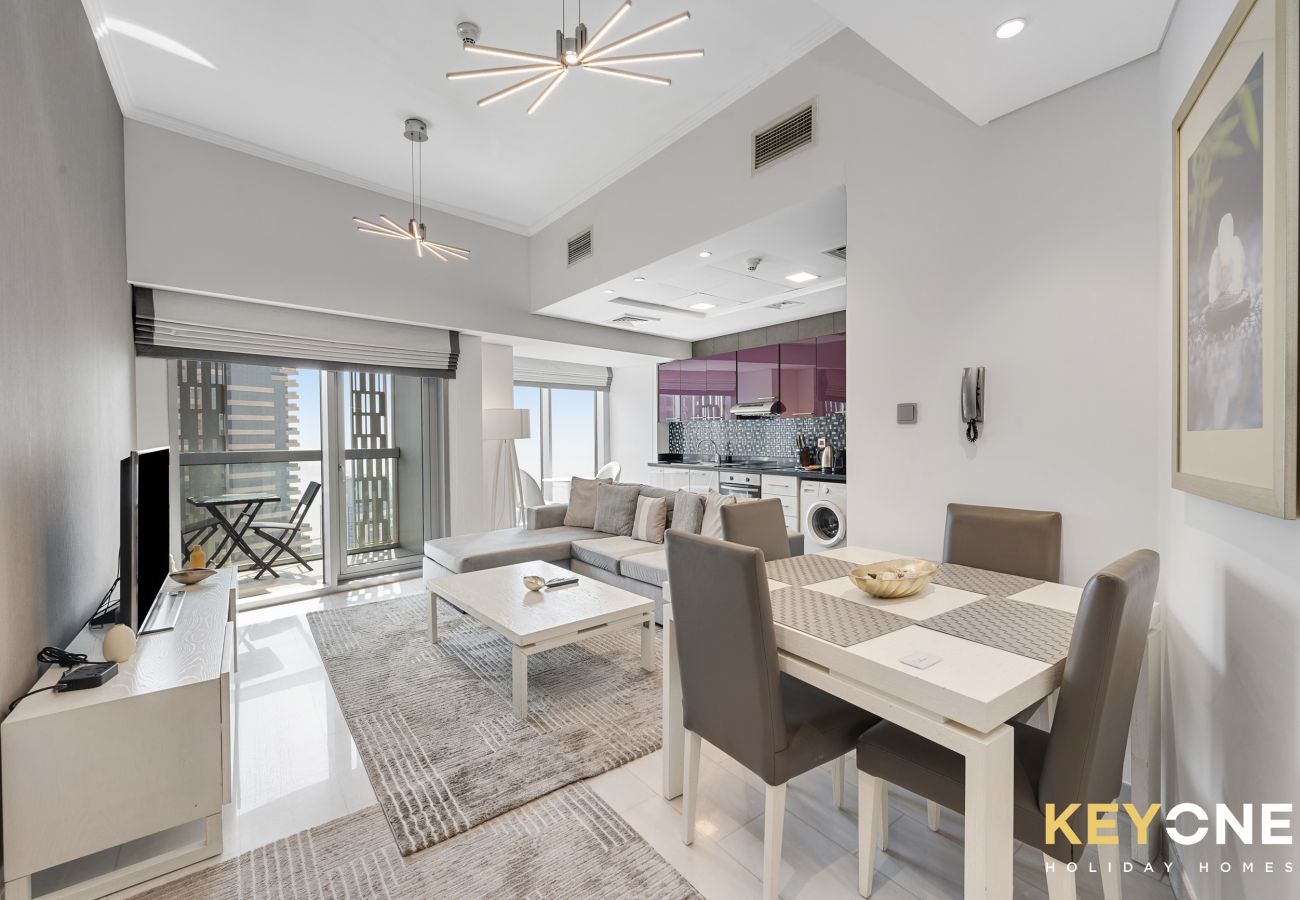 Apartment in Dubai - Lavish One Bedroom | Amazing Sun Deck & Pool