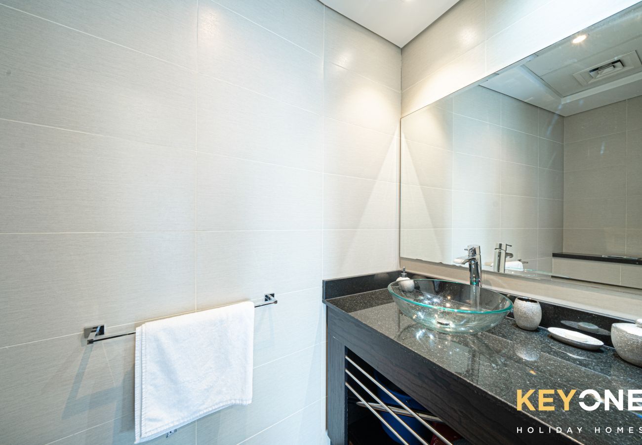 Apartment in Dubai - Lavish One Bedroom | Amazing Sun Deck & Pool