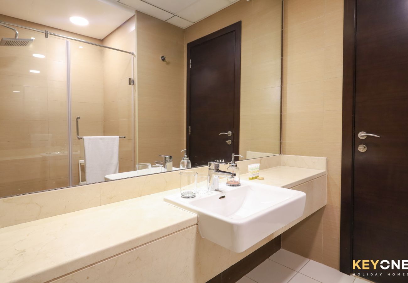 Apartment in Dubai - Sophisticated One Bedroom | Full Marina View