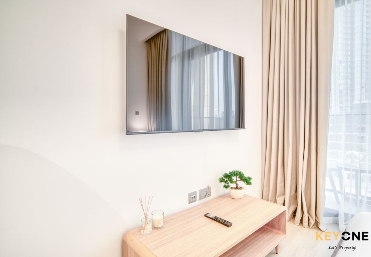 Studio in Dubai - Spacious Azizi Riviera Studio