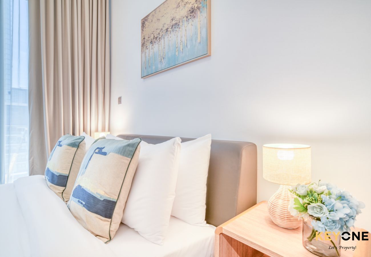 Studio in Dubai - Spacious Azizi Riviera Studio