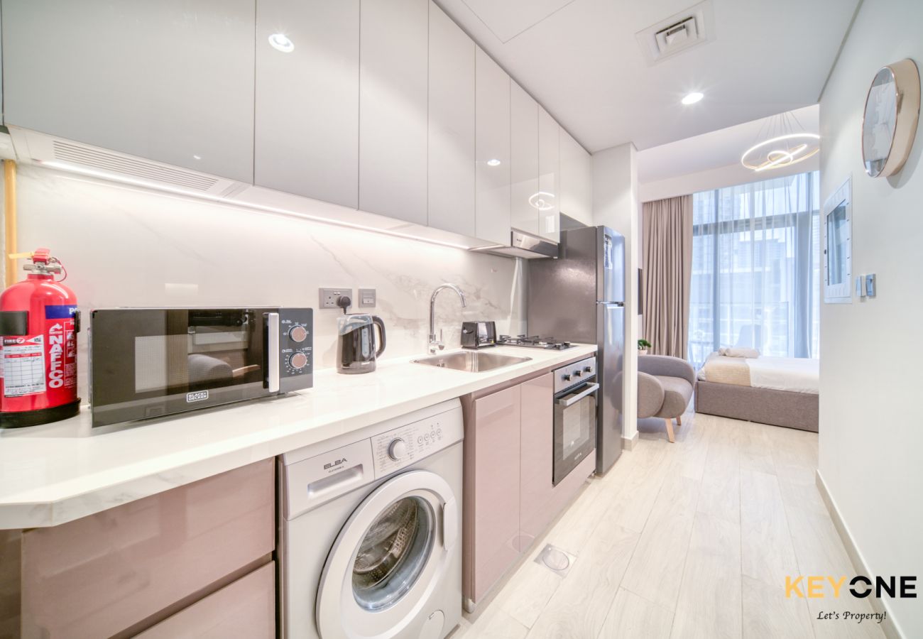 Studio in Dubai - Spacious Azizi Riviera Studio
