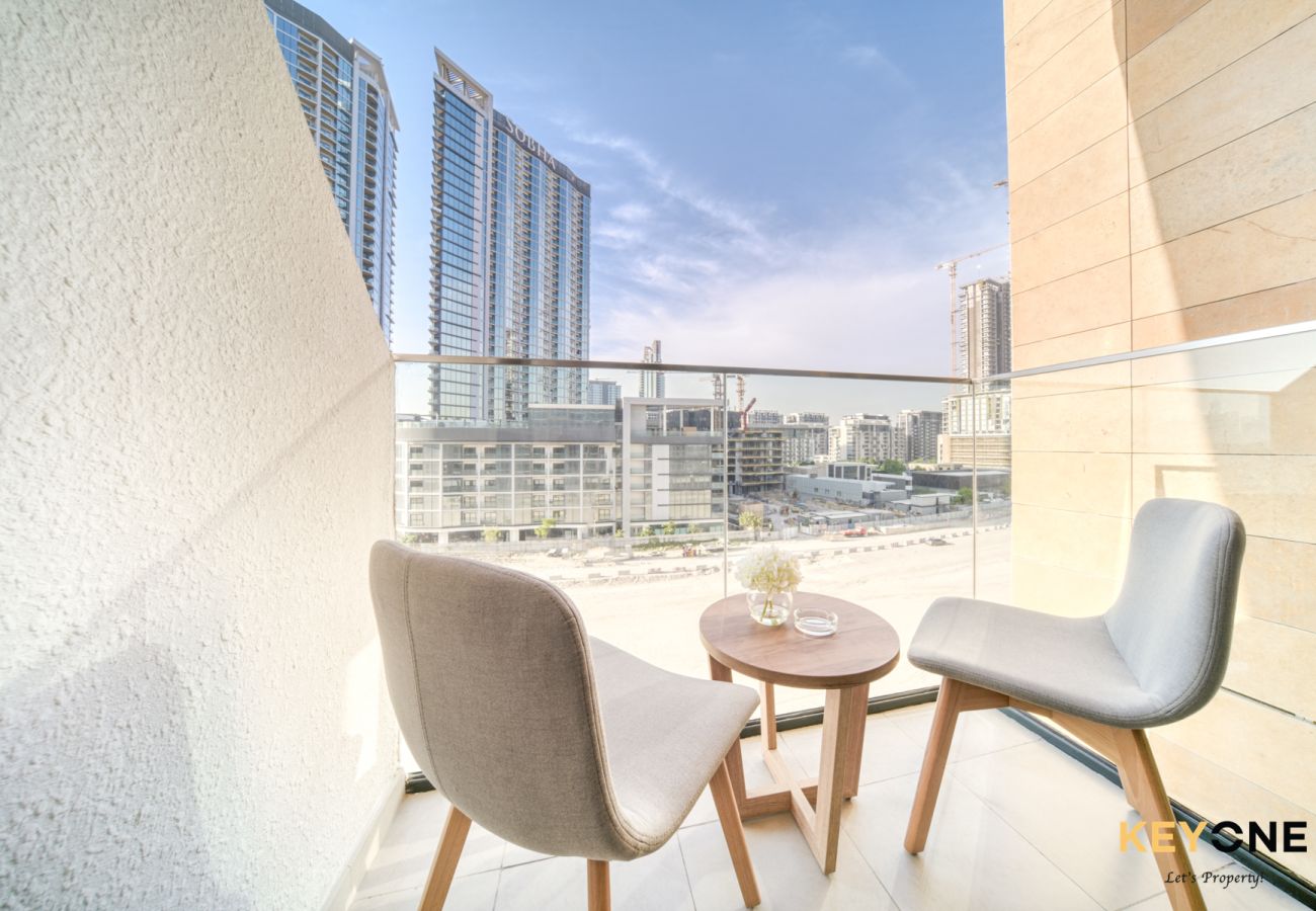 Studio in Dubai - Spacious Azizi Riviera Studio