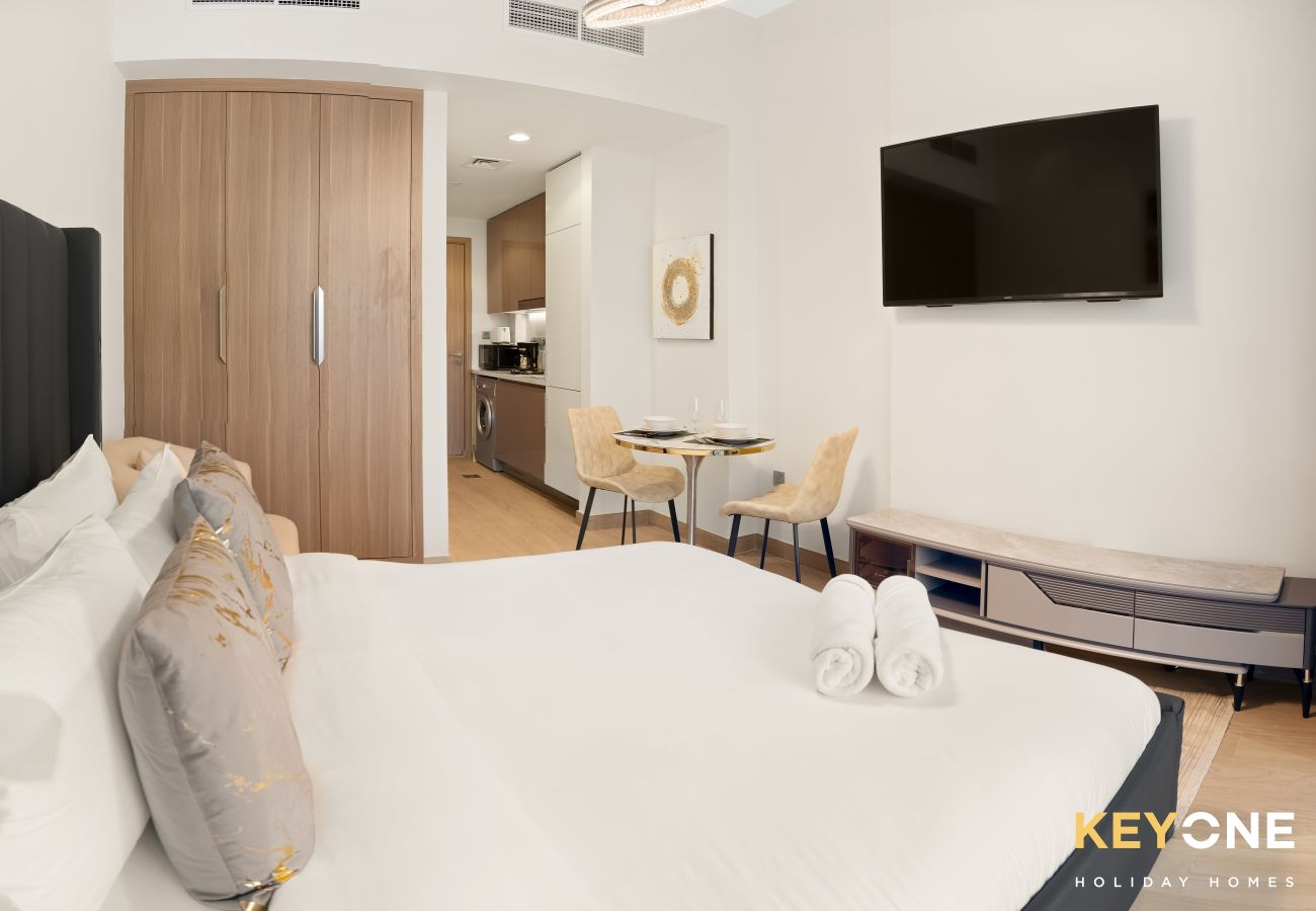 Studio in Dubai - Azizi Riviera Studio with Chic Furnishing