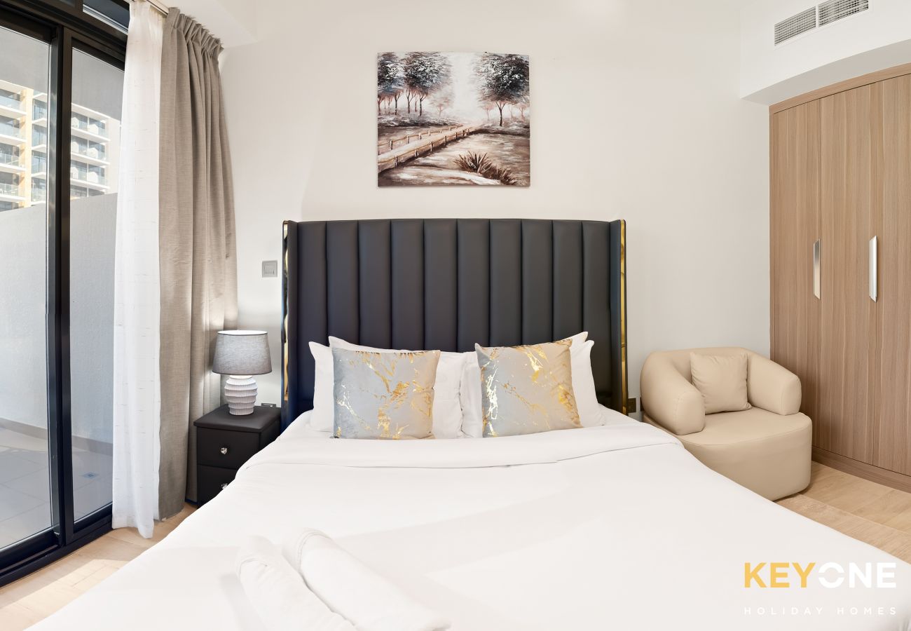 Studio in Dubai - Azizi Riviera Studio with Chic Furnishing