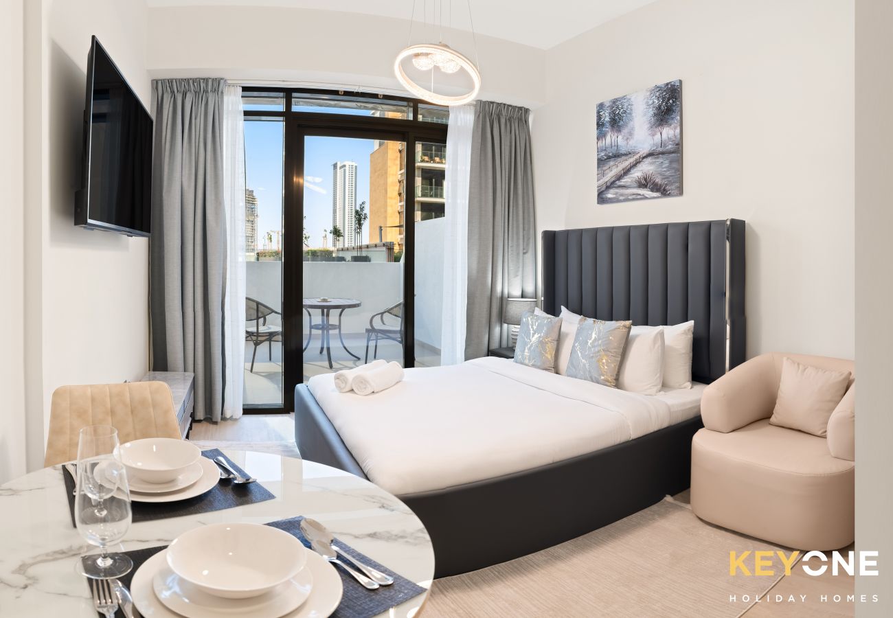 Studio in Dubai - Azizi Riviera Studio with Chic Furnishing