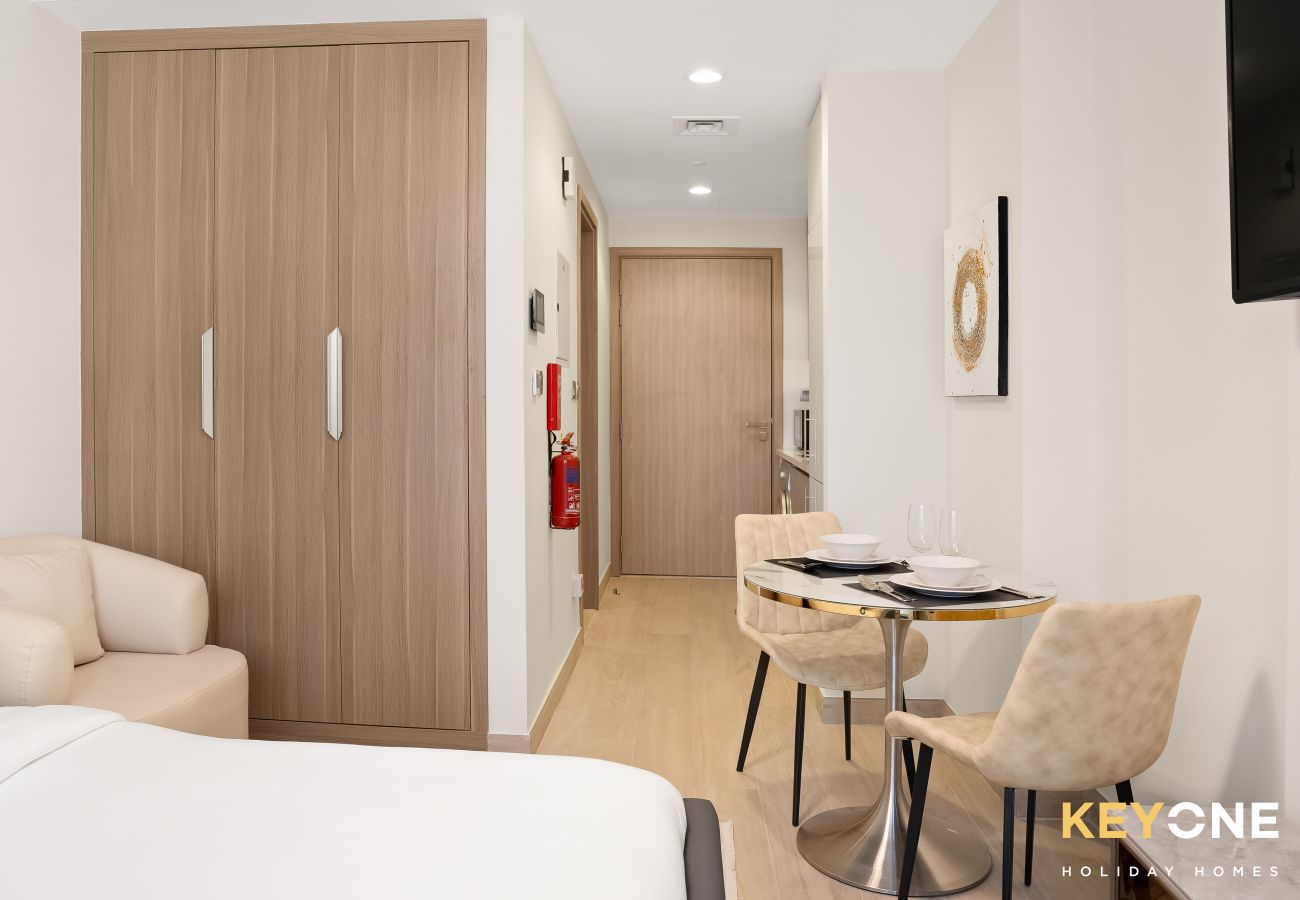 Studio in Dubai - Azizi Riviera Studio with Chic Furnishing