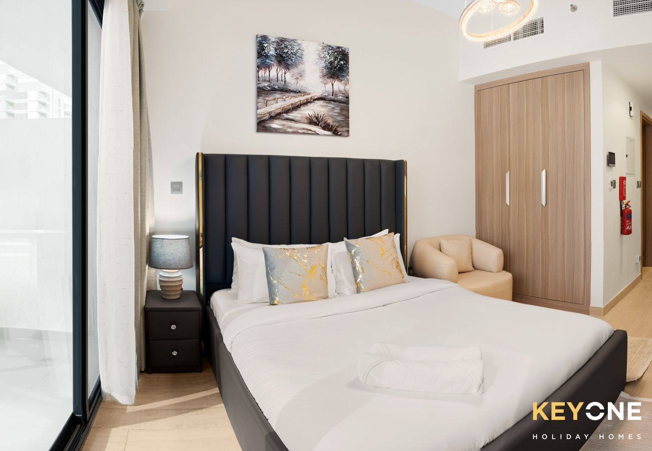 Studio in Dubai - Azizi Riviera Studio with Chic Furnishing