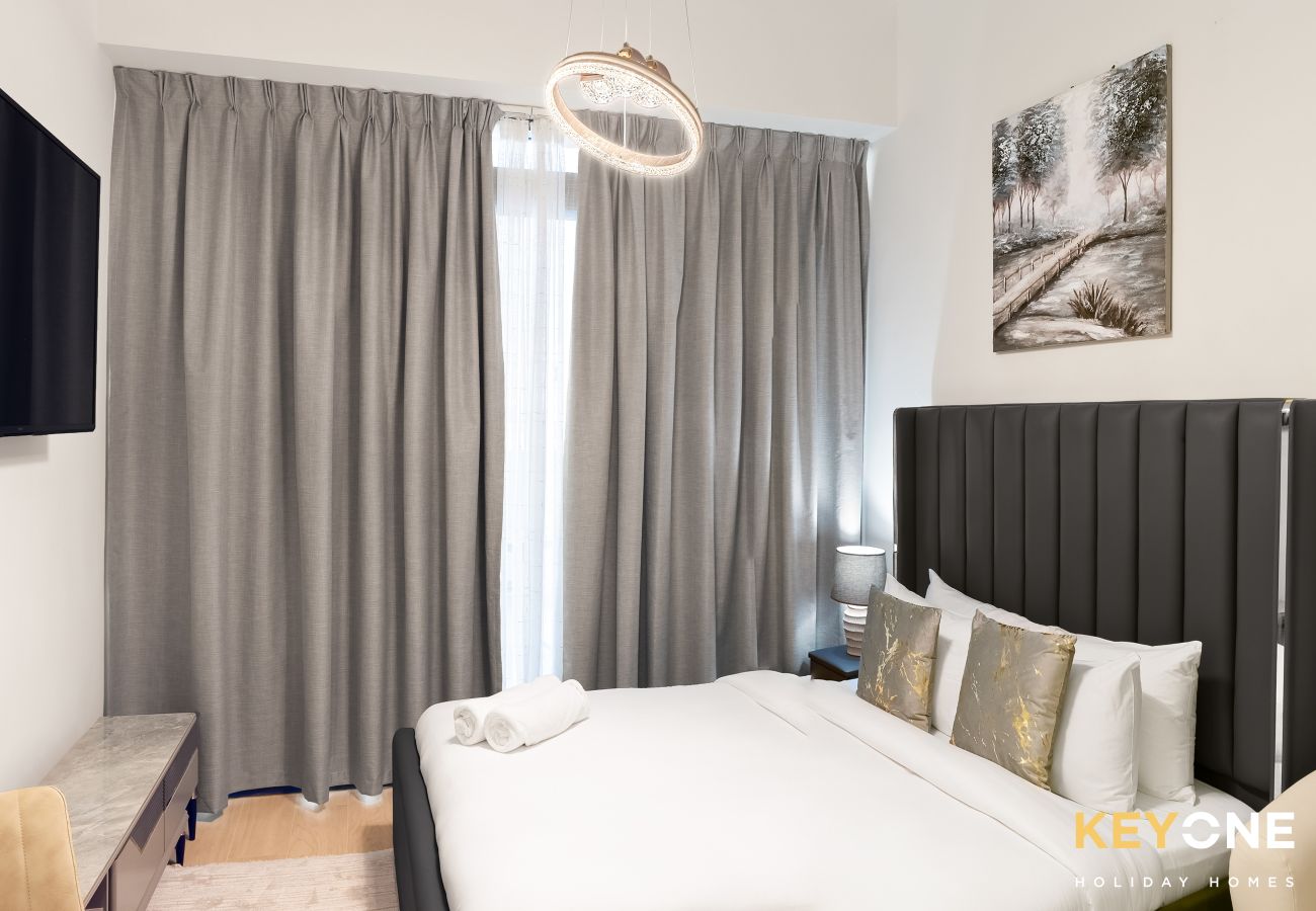 Studio in Dubai - Azizi Riviera Studio with Chic Furnishing