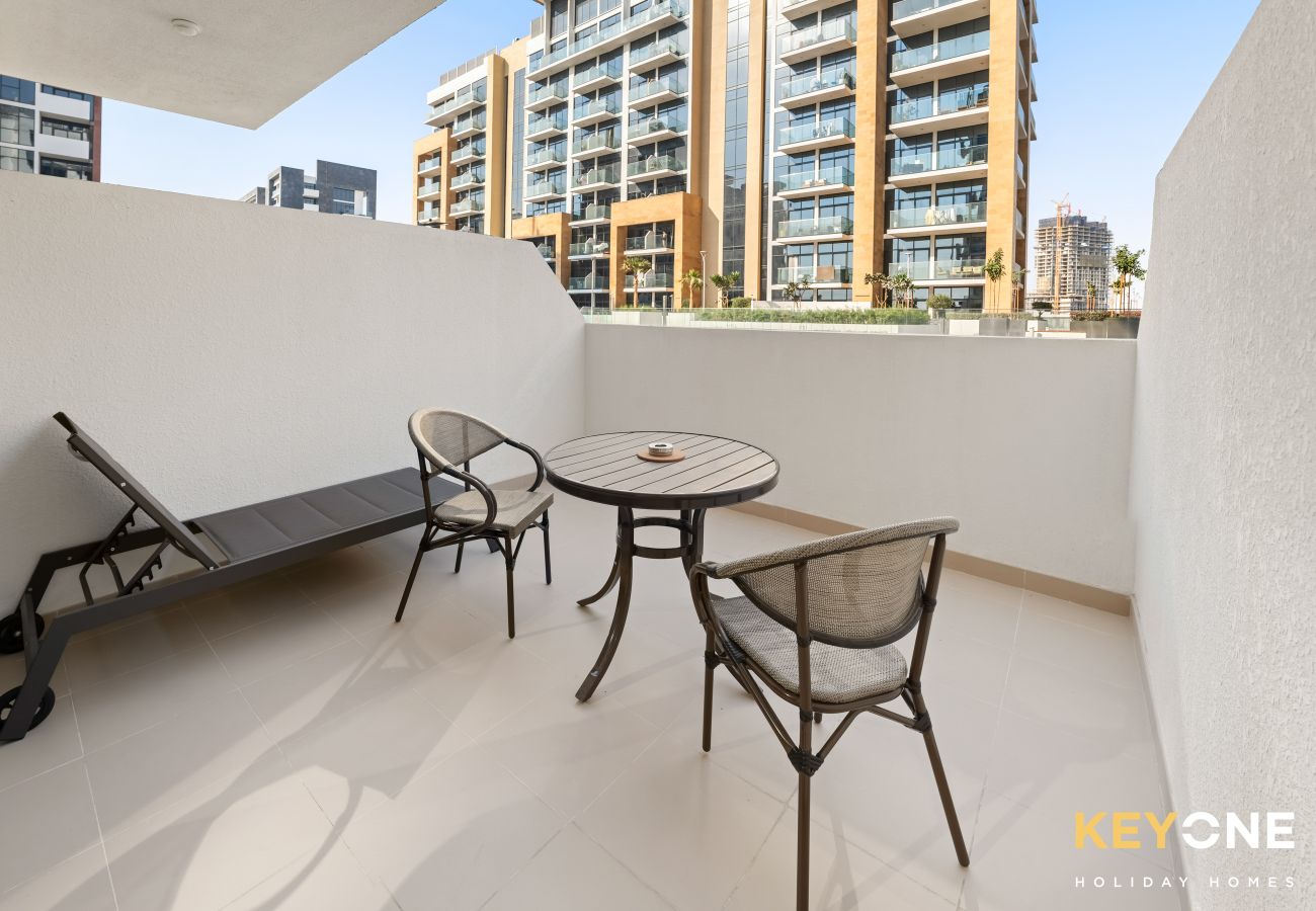 Studio in Dubai - Azizi Riviera Studio with Chic Furnishing