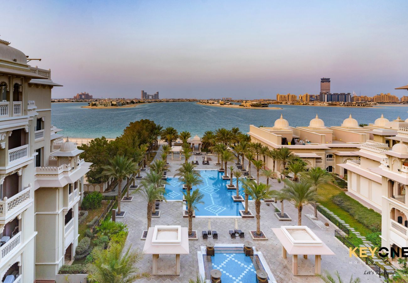 Apartment in Dubai - Grandeur 2BR + Small Room | Private Beach Access