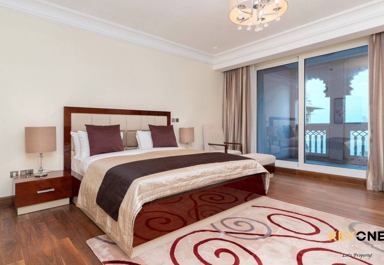 Apartment in Dubai - Grandeur 2BR + Small Room | Private Beach Access