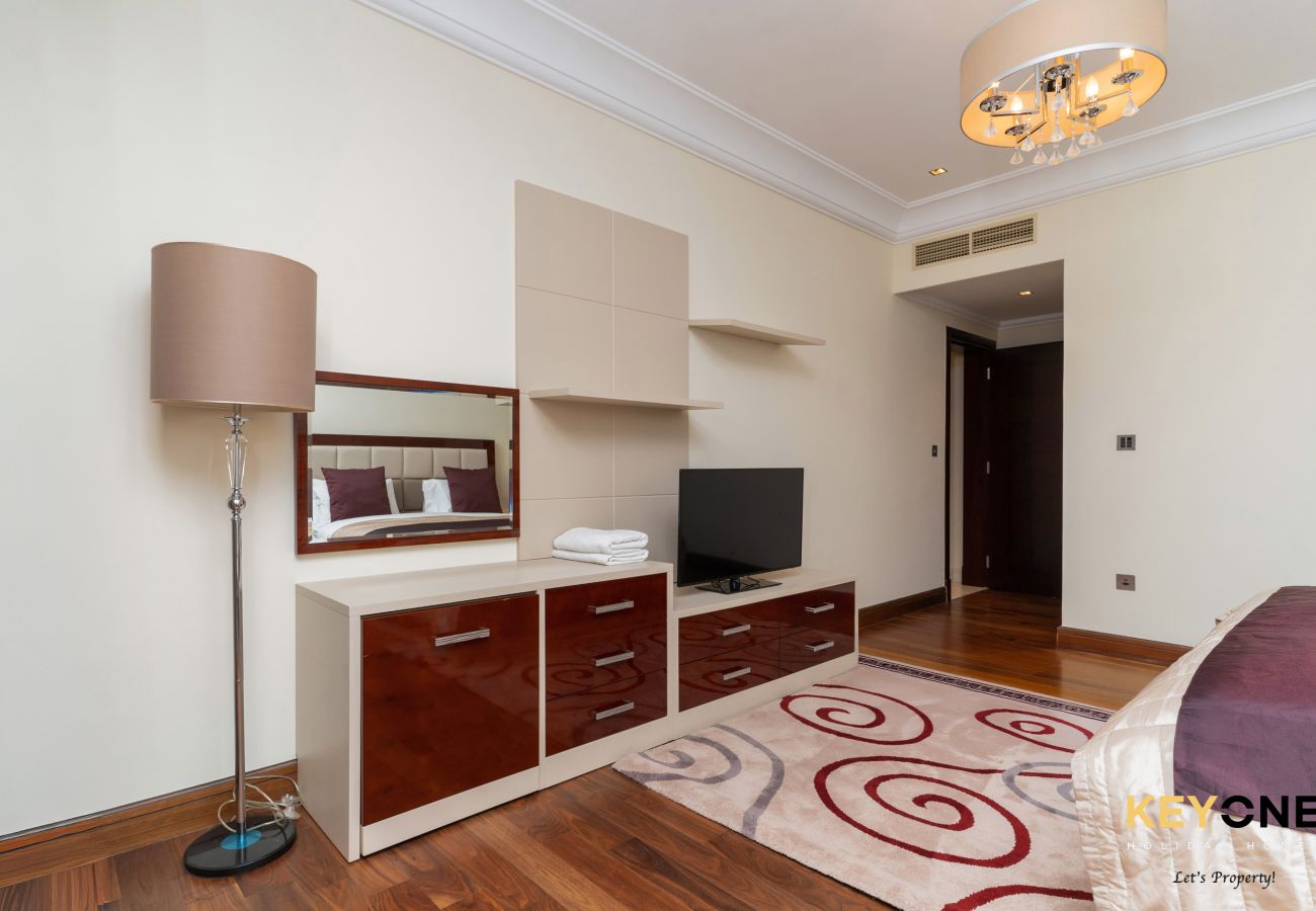 Apartment in Dubai - Grandeur 2BR + Small Room | Private Beach Access