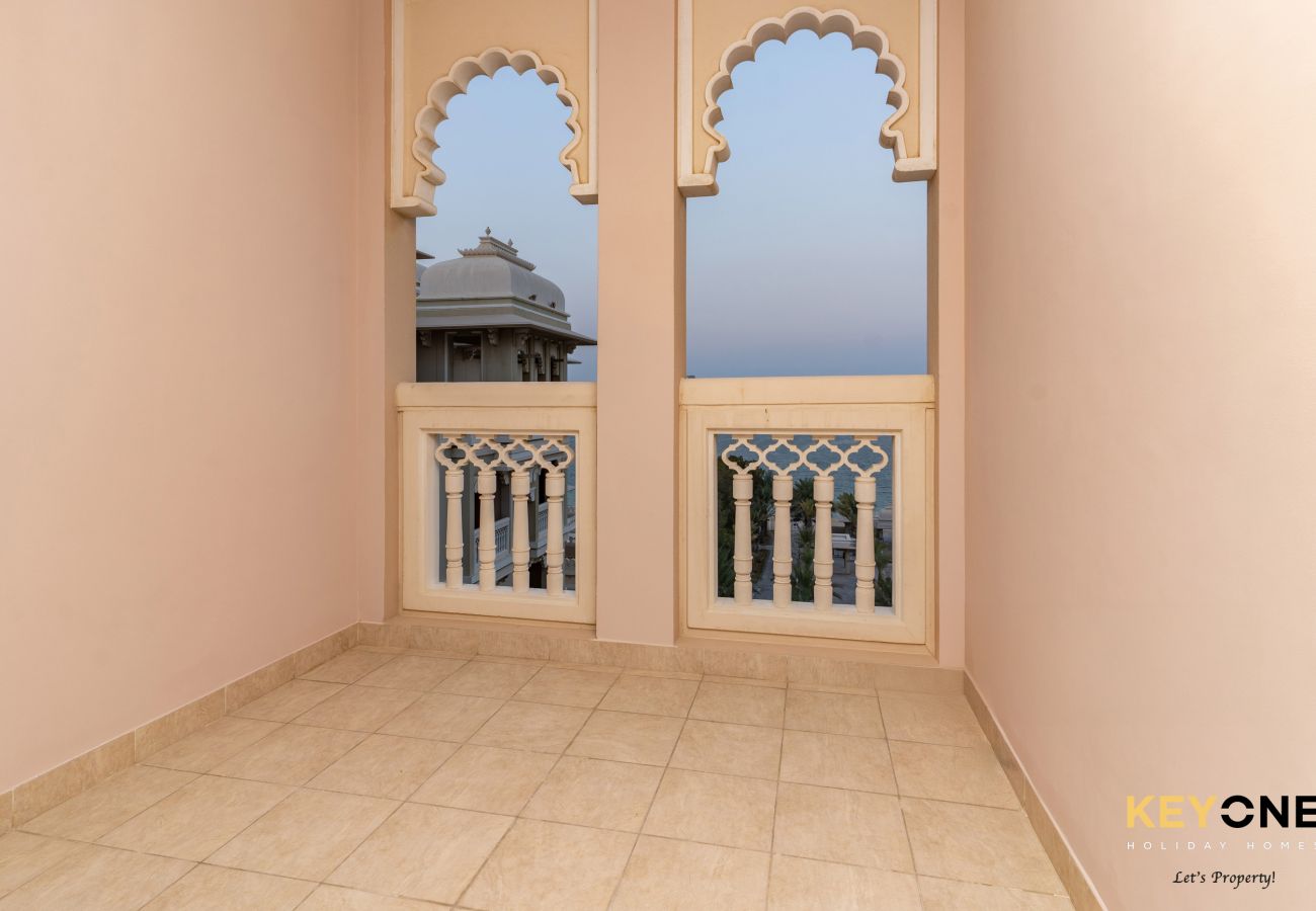 Apartment in Dubai - Grandeur 2BR + Small Room | Private Beach Access