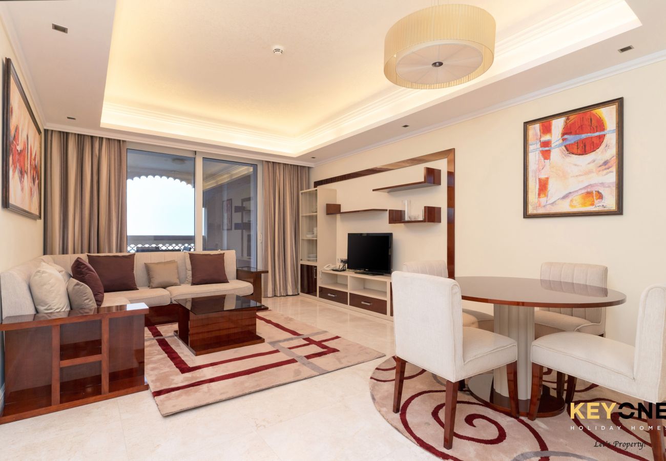 Apartment in Dubai - Grandeur 2BR + Small Room | Private Beach Access