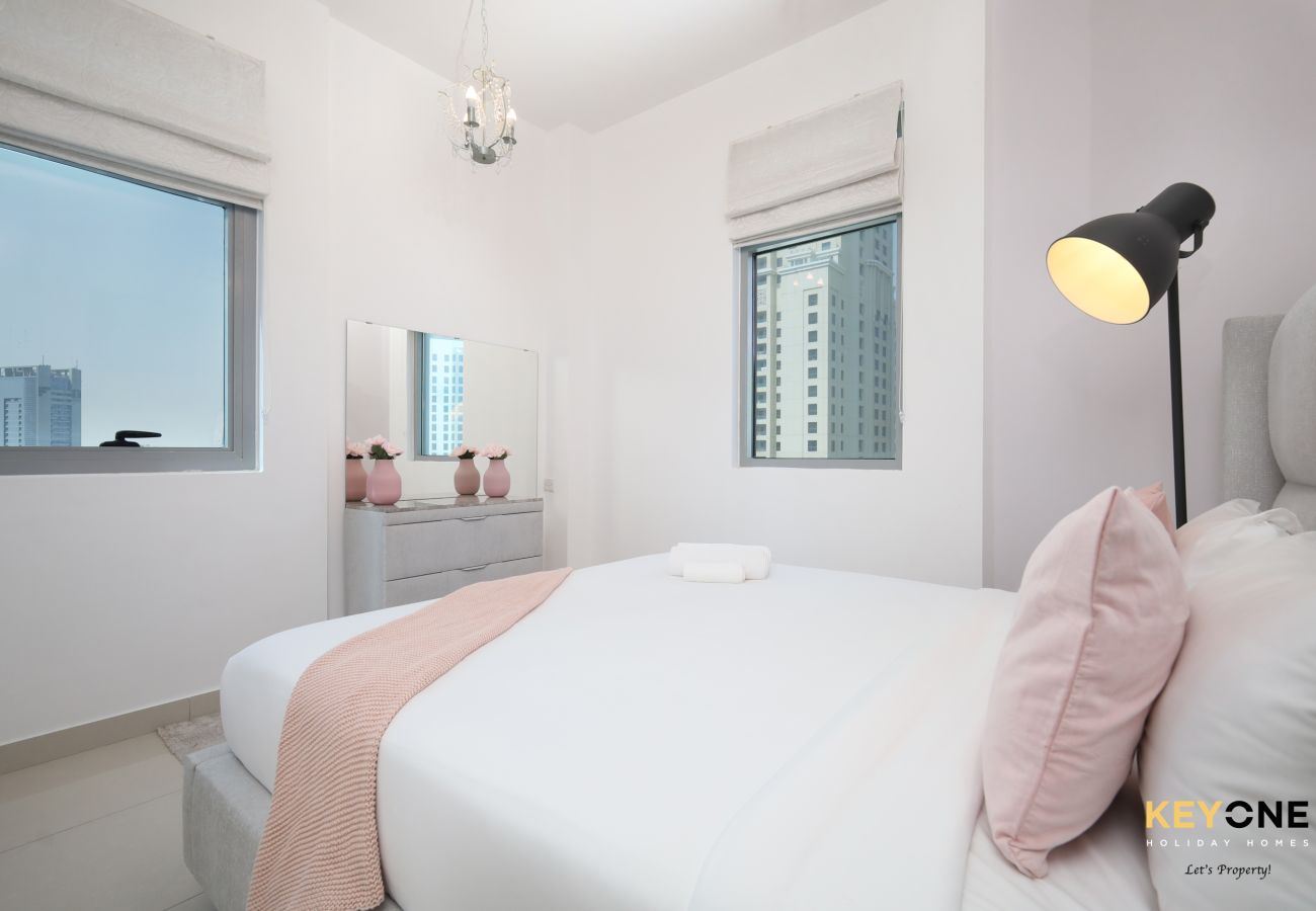 Apartment in Dubai - Serene Beachside Two-Bedroom Retreat