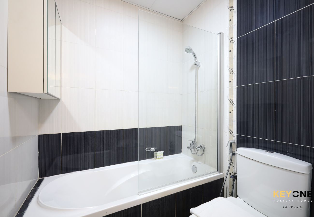 Apartment in Dubai - Serene Beachside Two-Bedroom Retreat