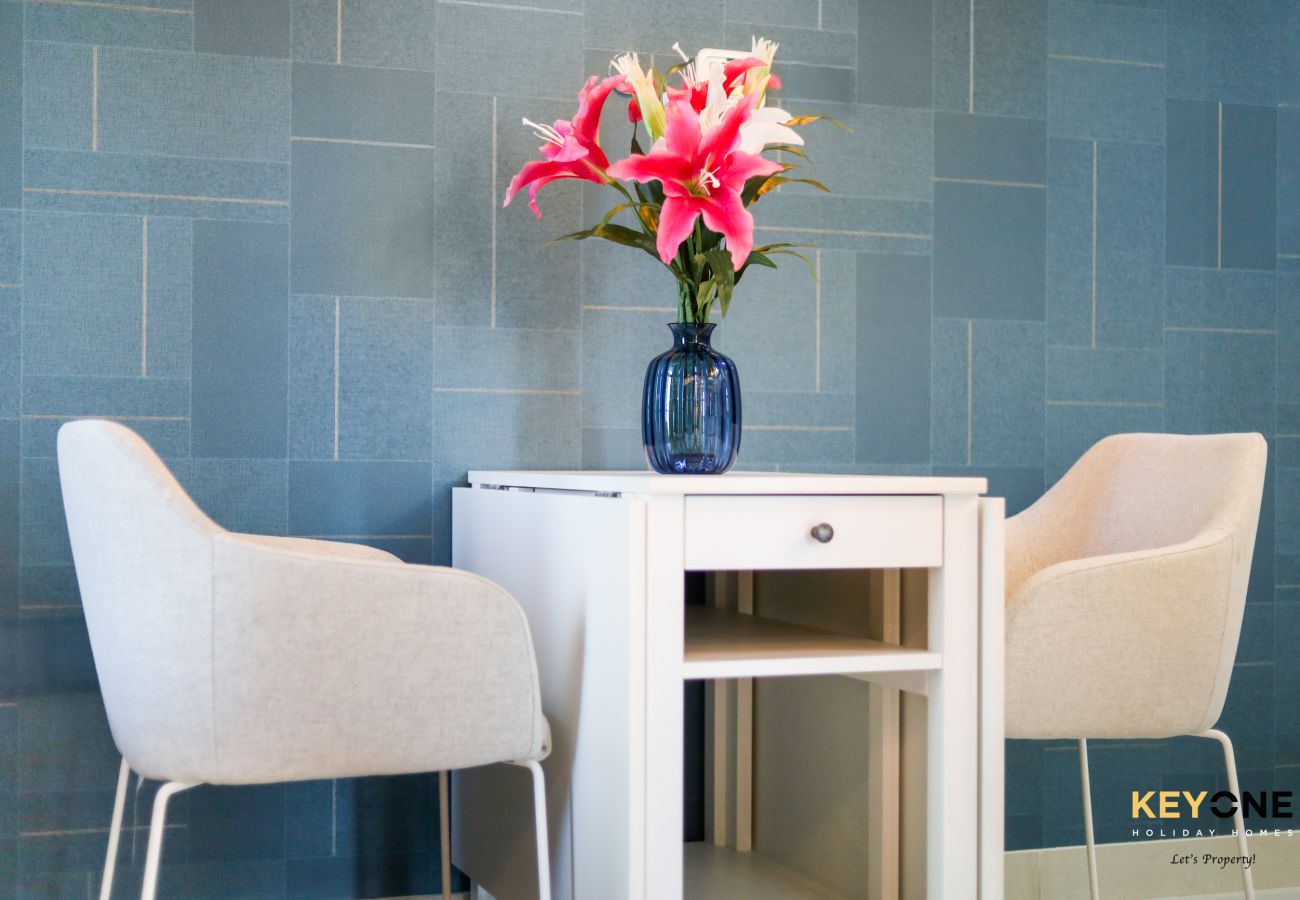 Apartment in Dubai - Serene Beachside Two-Bedroom Retreat