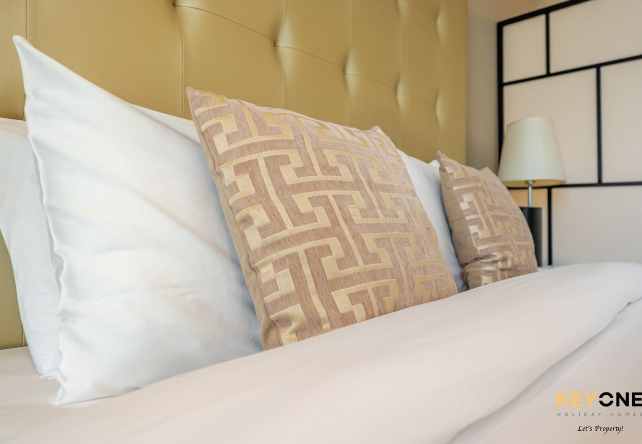 Studio in Dubai - The Vogue | Luxury Studio with Canal Views