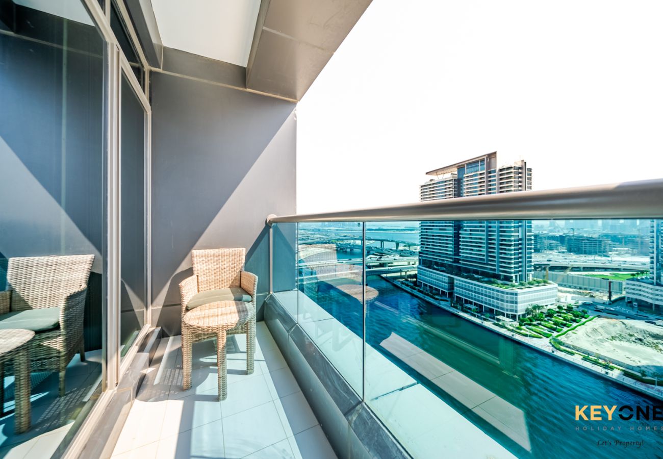 Studio in Dubai - The Vogue | Luxury Studio with Canal Views