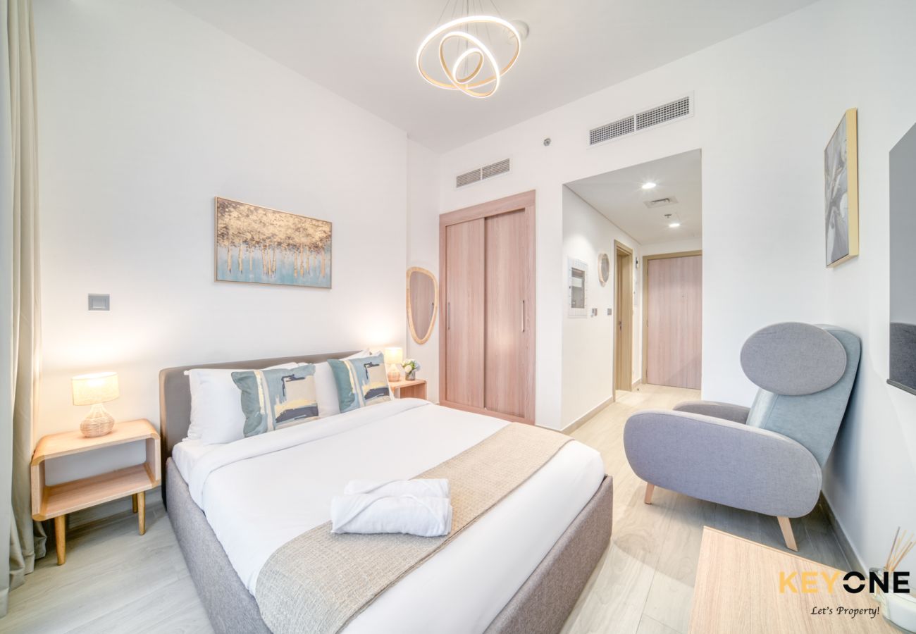 Квартира-студия на Dubai - Spacious Azizi Riviera Studio