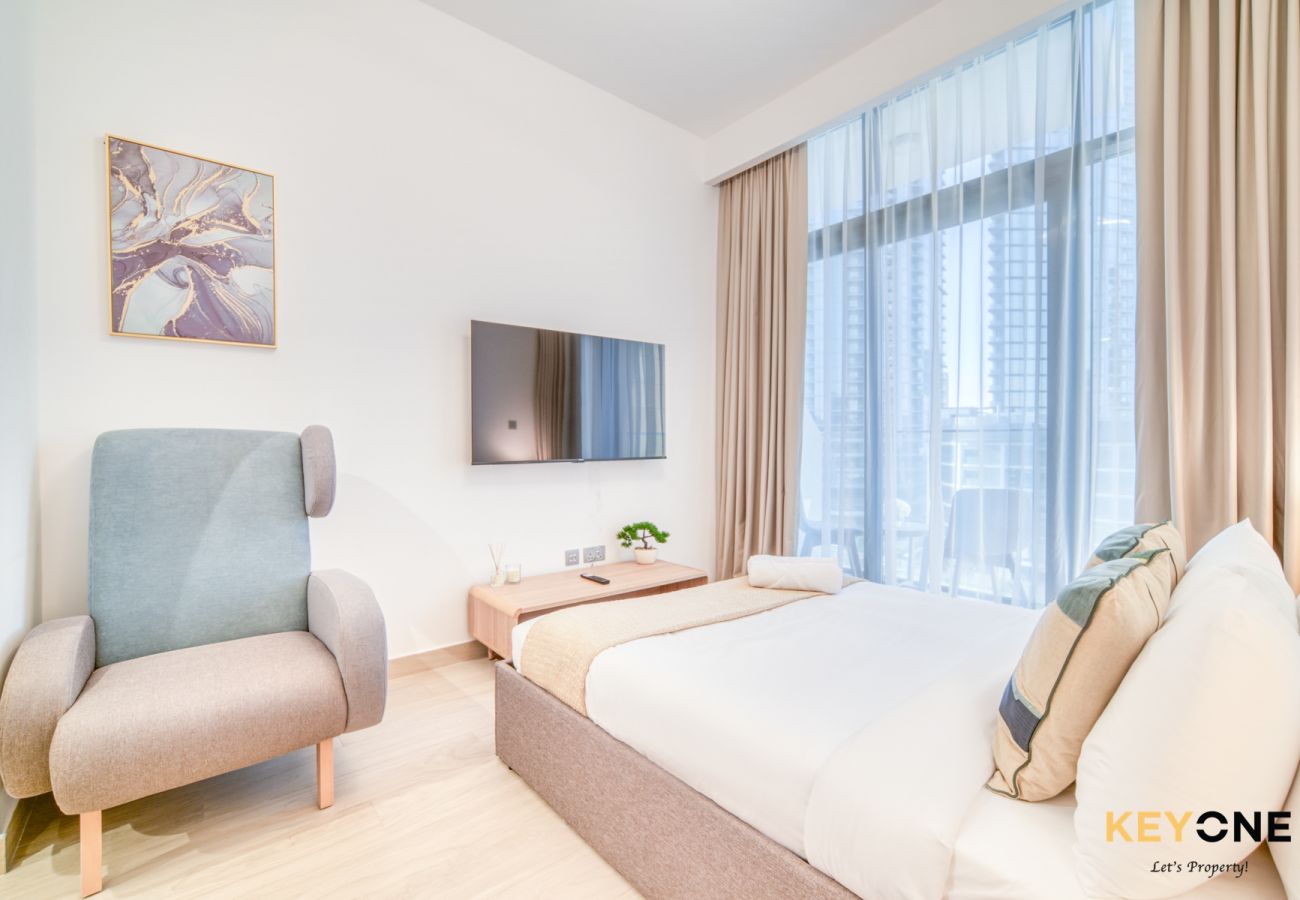 Квартира-студия на Dubai - Spacious Azizi Riviera Studio