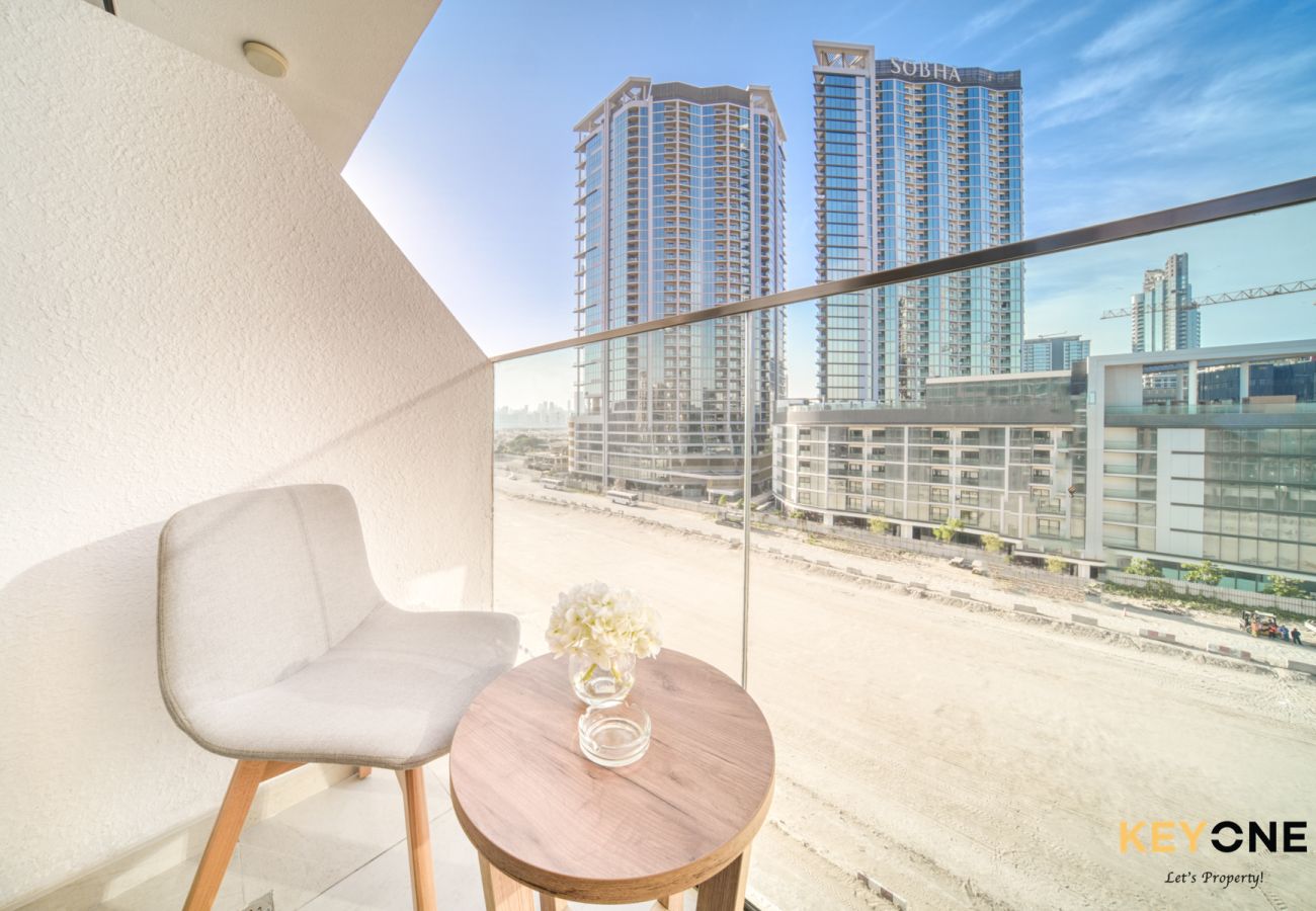 Квартира-студия на Dubai - Spacious Azizi Riviera Studio