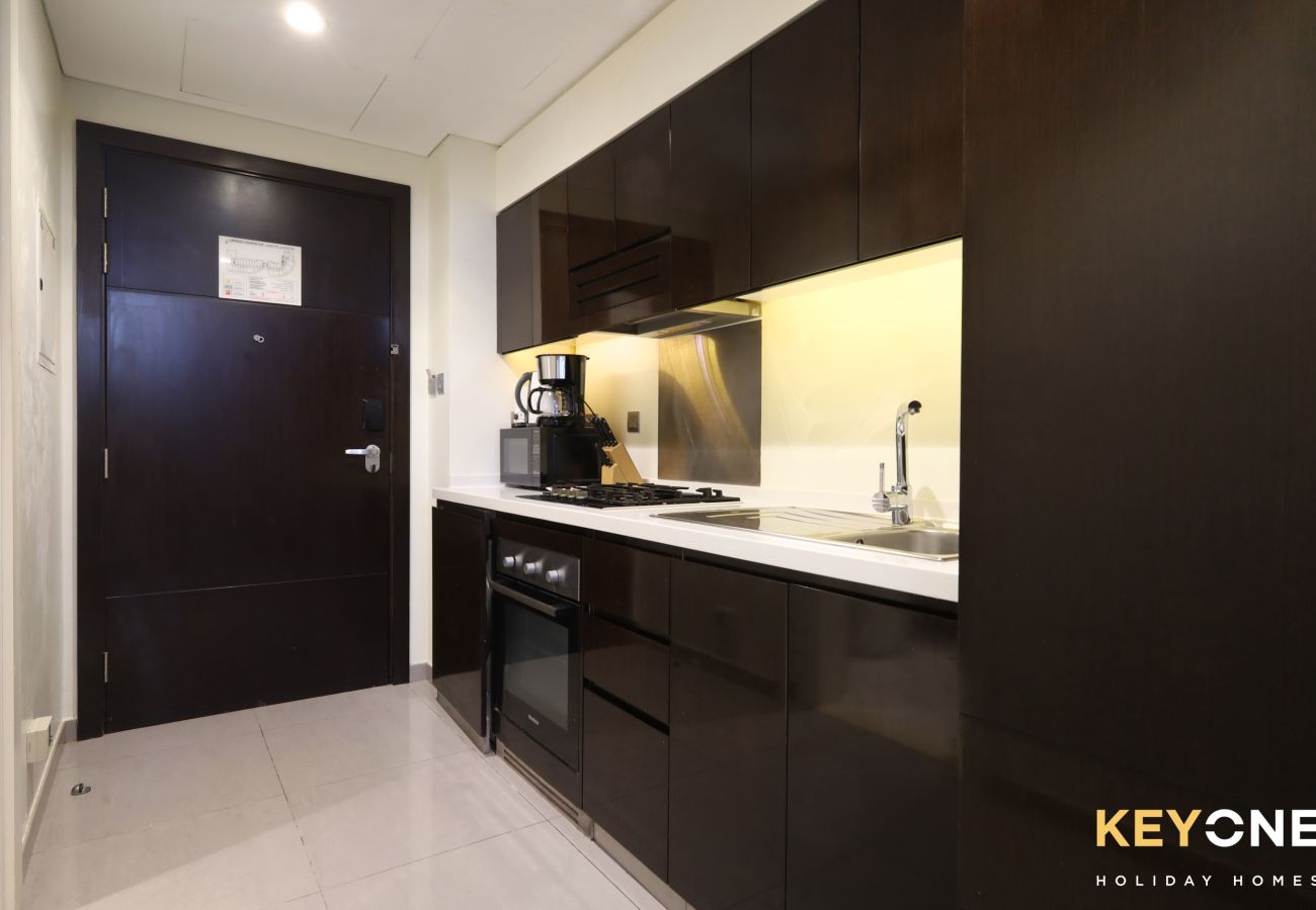 Квартира-студия на Dubai - Majestine Living | Stylish Studio with Canal View