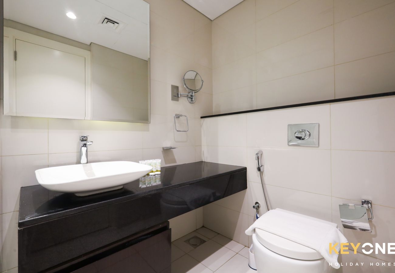 Квартира-студия на Dubai - Majestine Living | Stylish Studio with Canal View