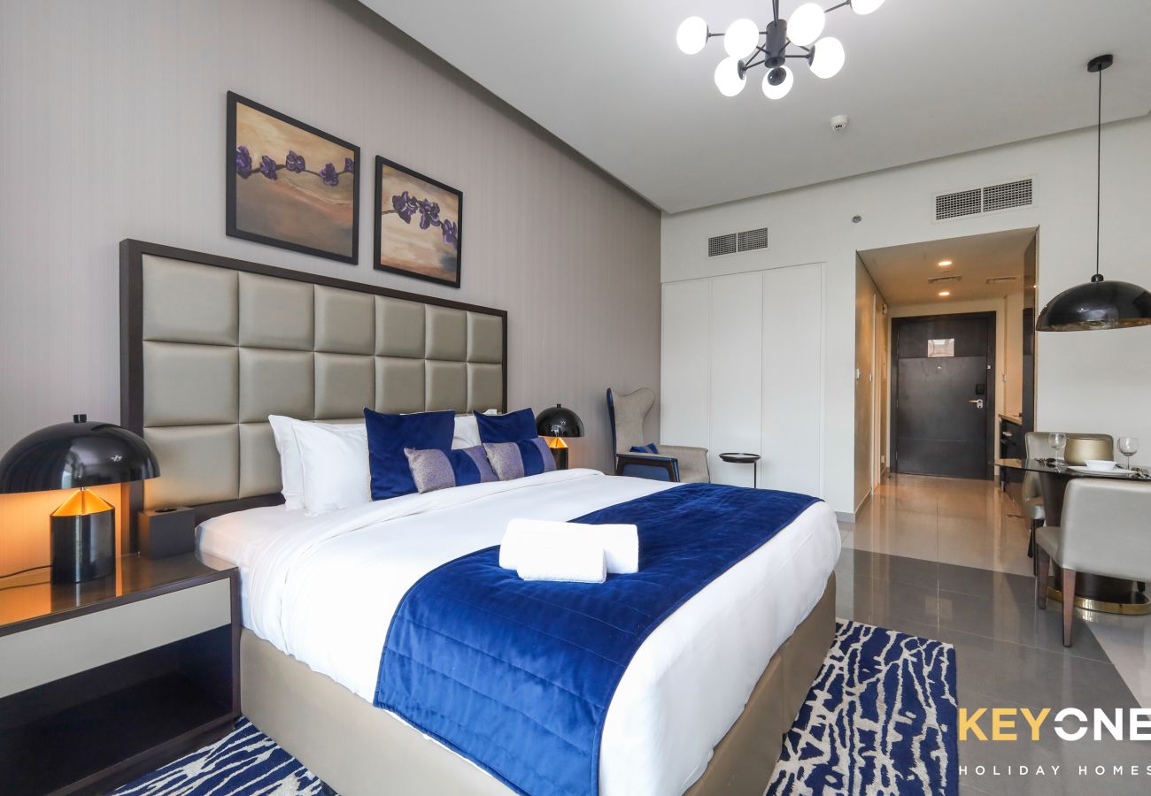 Квартира-студия на Dubai - Majestine Living | Stylish Studio with Canal View