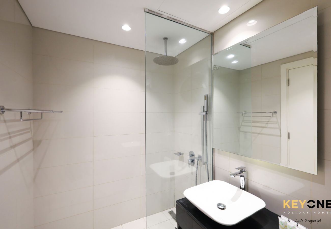 Квартира-студия на Dubai - Majestine Living | Stylish Studio with Canal View