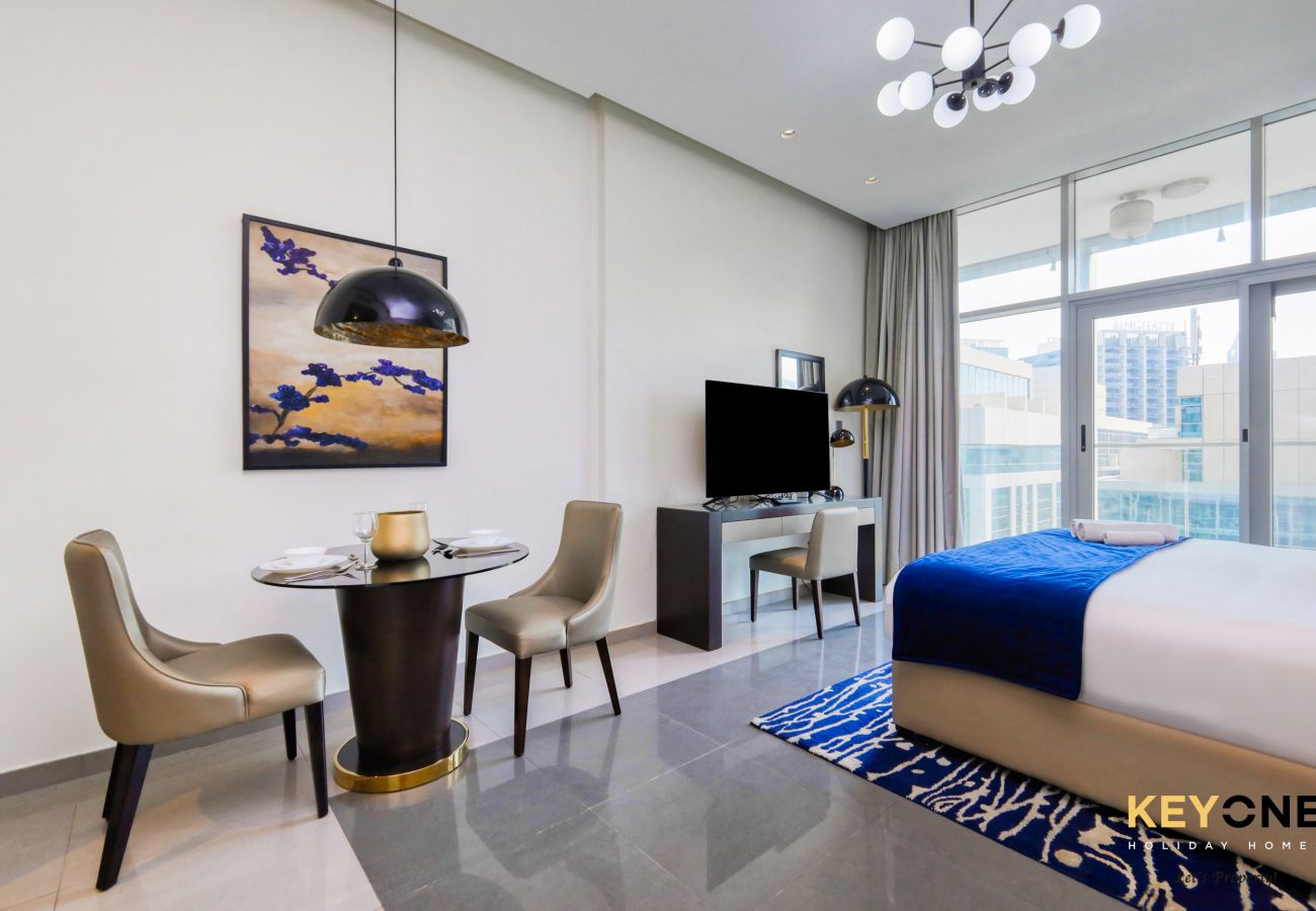 Квартира-студия на Dubai - Majestine Living | Stylish Studio with Canal View