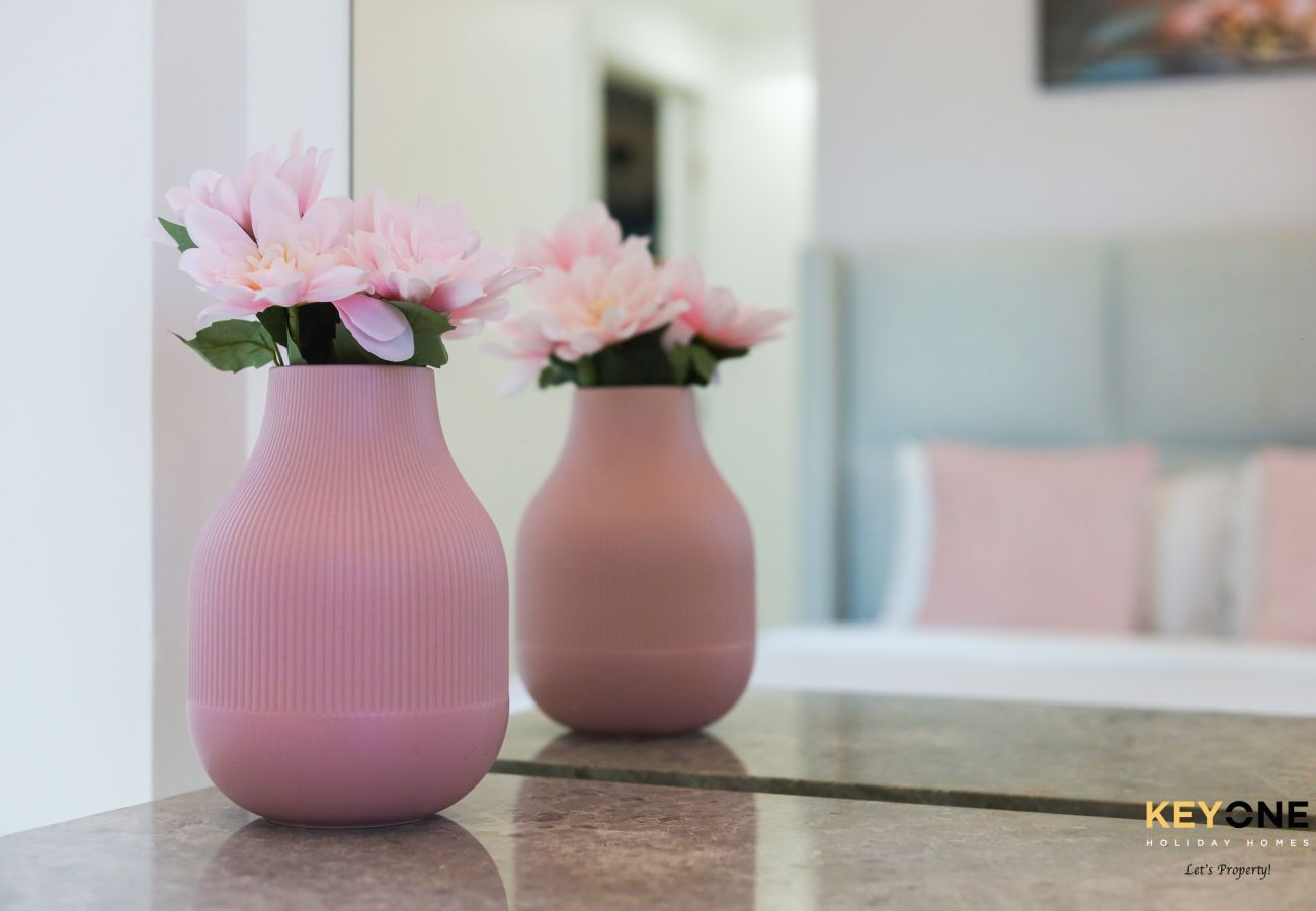 Апартаменты на Dubai - Serene Beachside Two-Bedroom Retreat