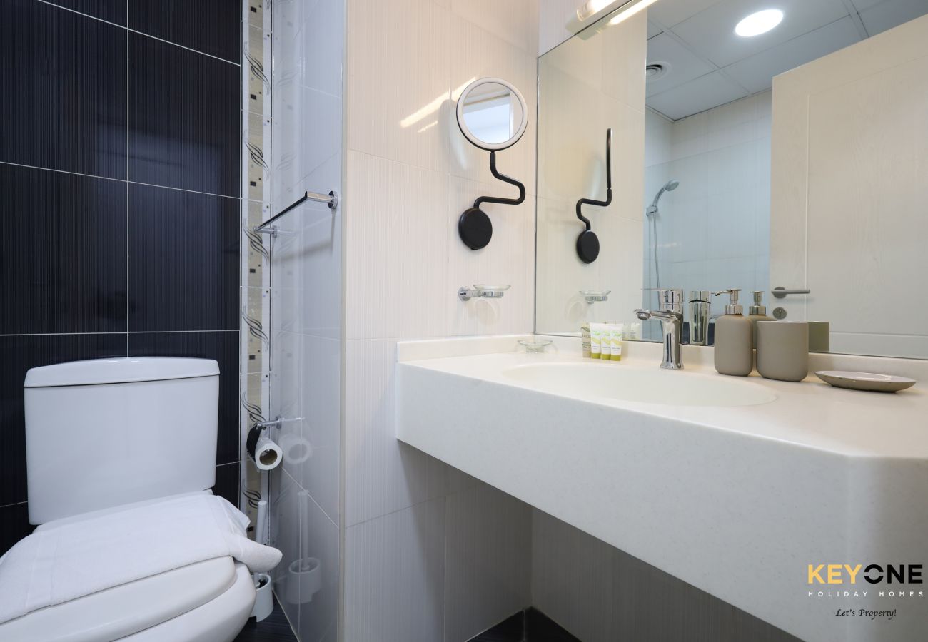 Апартаменты на Dubai - Serene Beachside Two-Bedroom Retreat